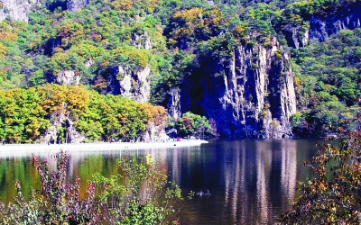 太子河沿岸洞穴群