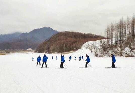 雲山滑雪场盛装起航